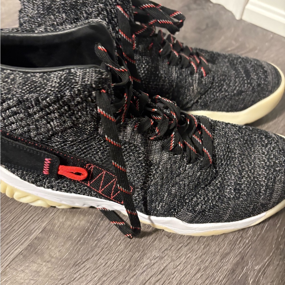 Air Jordan Jumpman Knit Sneakers with Red Logo - Picture 4 of 6